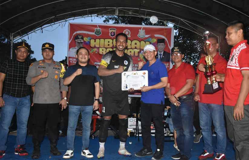 Ketua KONI Kapuas Apresiasi Turnamen Sepak Bola di Kecamata Kapuas Murung