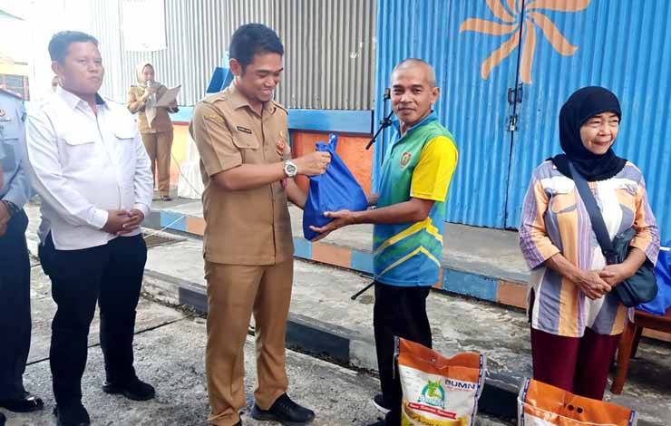 884 Orang Terima Bantuan Sosial Program Perlindungan dan Jaminan Sosial di Barito Utara