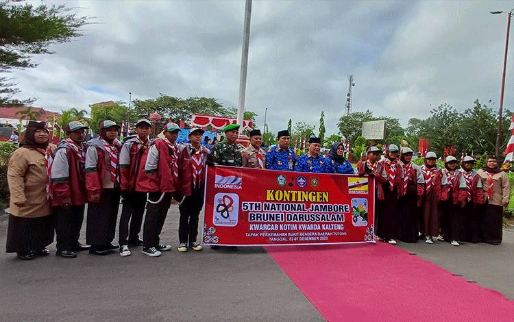 Bupati Melepas Kontingen Pramuka Kwarcab Kotim Mengikuti Jambore Internasional di Brunei Darussalam
