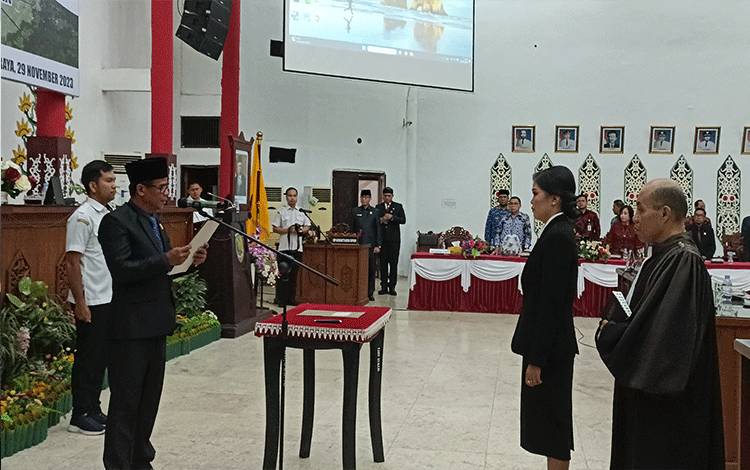 DPRD Palangka Raya Lantik PAW Fraksi PSI