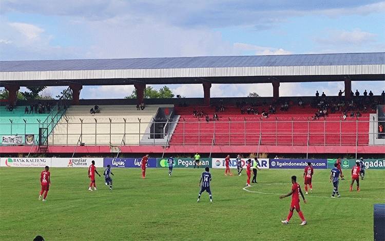 Laskar Isen Mulang Unggul Sementara 1-0 atas Persiba Balikpapan