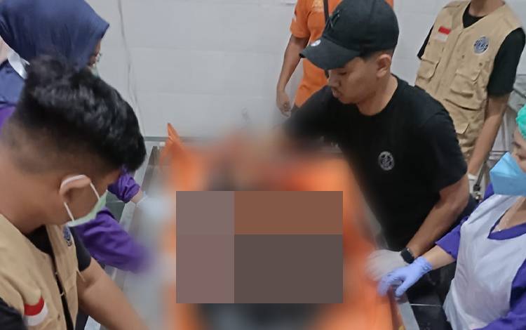 Jenazah korban pembunuhan Tumbang Rungan saat berada di ruang Kamboja RSUD Doris Silvanus. (FOTO: IST)