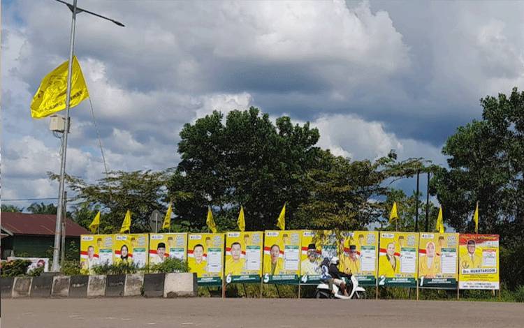 Baliho Caleg Dipasang Berjejer di Satu Lokasi, Golkar Lamandau: Agar APK dan Lingkungan Tetap Rapi