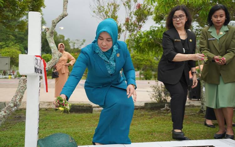 Pemprov Kalteng Peringati Hari Ibu dengan Ziarah