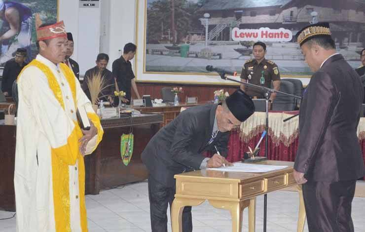 DPRD Barito Timur Lantik PAW Anggota Fraksi Gerindra