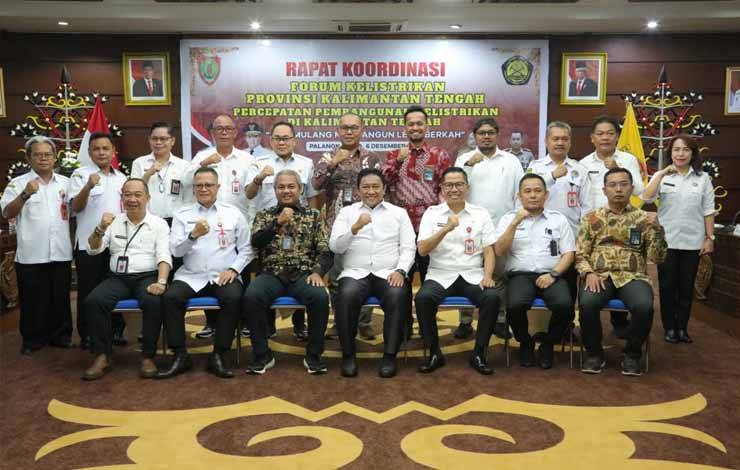 Kalteng Targetkan Seluruh Desa Teraliri Listrik pada 2026