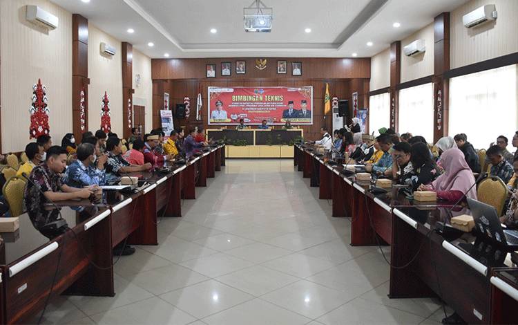 Operator Pengelola Informasi Publik Perangkat Daerah di Kapuas Ikuti Bimtek