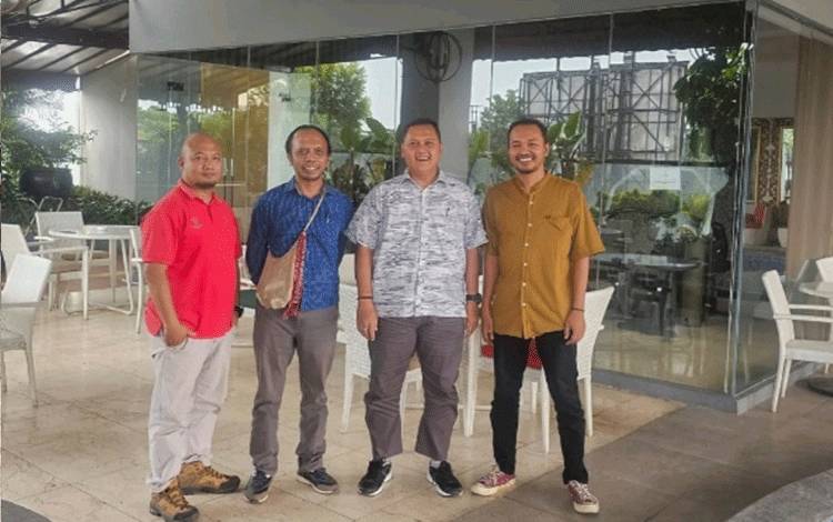 SSMS dan EQ melakukan kunjungan di salah satu areal RaCP di Masoraian, Kotawaringin Lama. (FOTO: Dokumentasi SSMS untuk Borneonews)