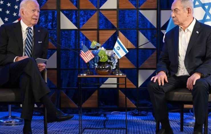 Foto arsip - Presiden Amerika Serikat Joe Biden (kiri) dan Perdana Menteri Benjamin Netanyahu saat bertemu diTel Aviv, Israel, pada 18 Oktober 2023. (ANTARA/AA)