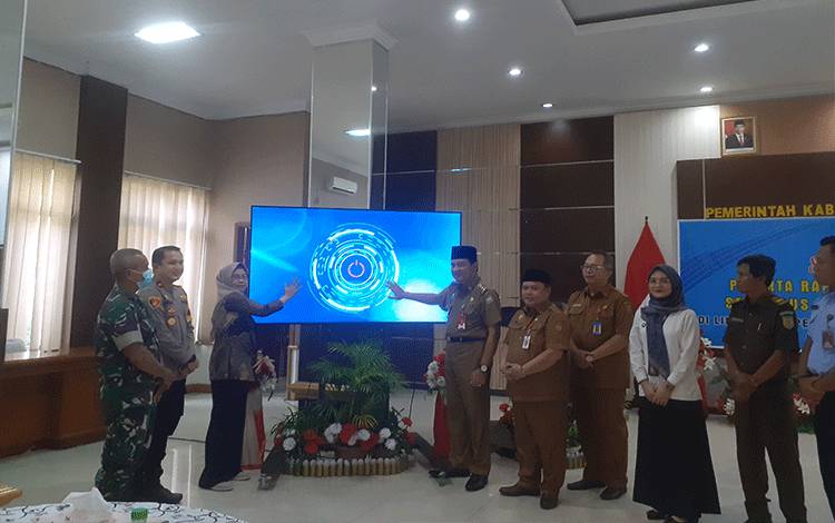 Pemkab Kobar launching Aplikasi E-Arsip SRIKANDI, Senin, 11 Desember 2023 (FOTO: NURITA)