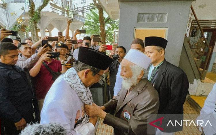 Mahfud Dapat Doa Khusus dari Abuya Muhtadi