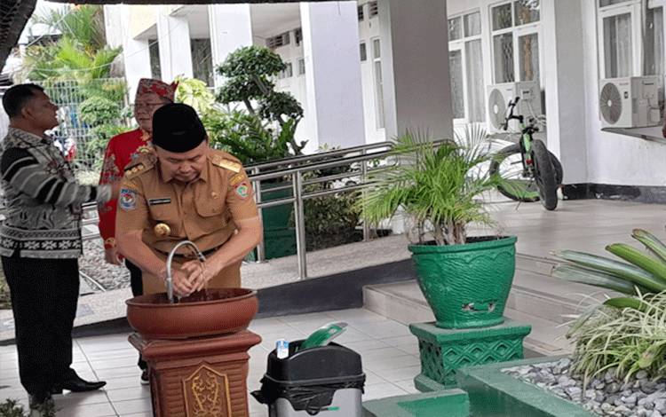 Gubernur Kalteng Edukasikan Pentingnya Cuci Tangan