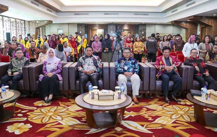 Seminar Nasional Ikatan Sarjana Ekonomi Indonesia Cabang Palangka Raya. (FOTO: FERY)