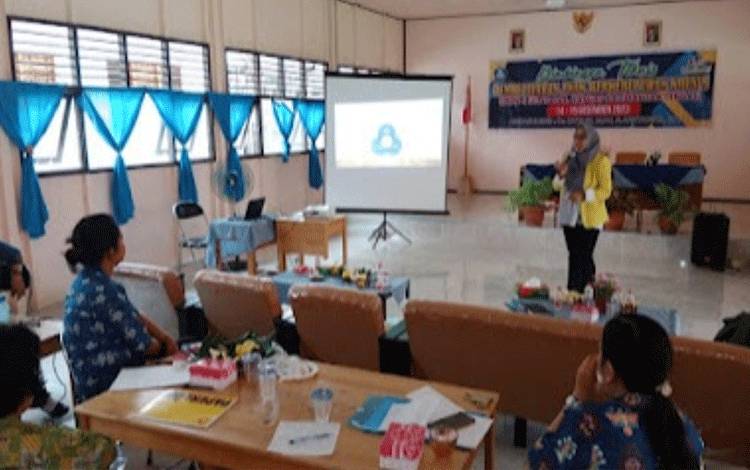 SLCC PGRI Kapuas Jadi Narasumber Bimtek Pembelajaran Anak Berkebutuhan Khusus di SMPN 4 Selat