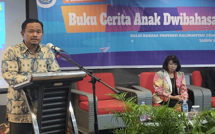 Cerita Anak Dwibahasa Dicetak dalam Delapan Bahasa Daerah Kalteng