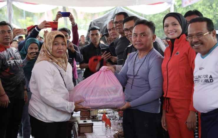 Gubernur Kalteng Perluas Akses Pangan Masyarakat dengan Sembako Gratis