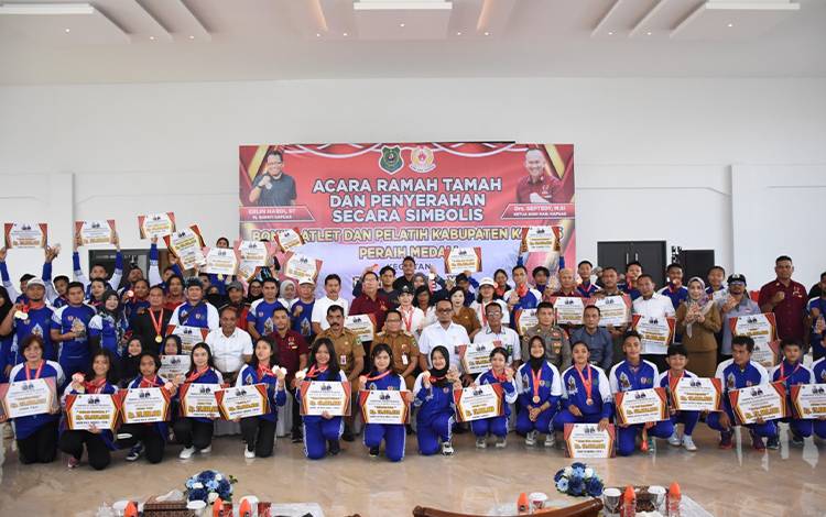 Atlet Kapuas Peraih Medali pada Ajang Porprov Kalteng 2023 Terima Bonus