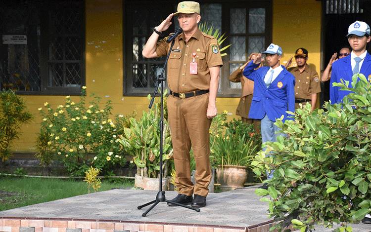 Sekda Berikan Motivasi Siswa SMKN 1 Kuala Kapuas