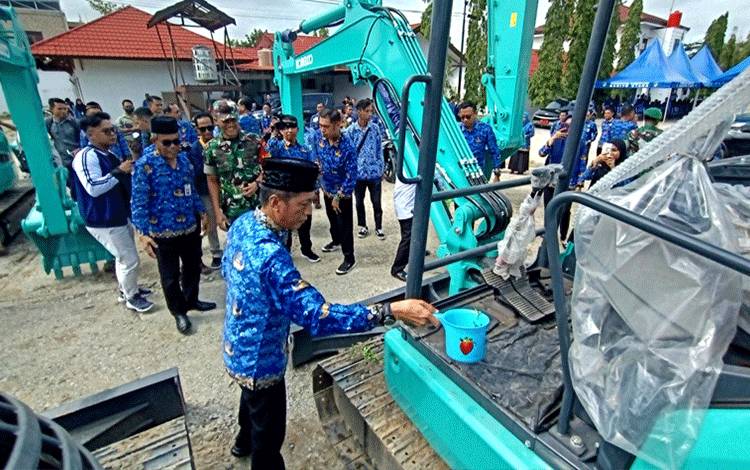 Dinas PUPR Barut Miliki Alat Berat Baru