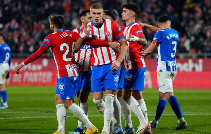 Girona kembali Puncaki Klasemen Setelah Tundukkan Alaves 3-0