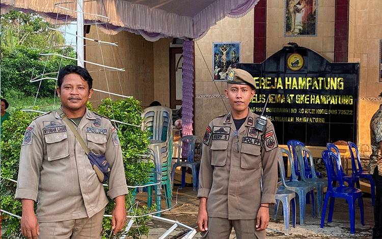 Satpol PP Kapuas Lakukan Pengamanan Natal