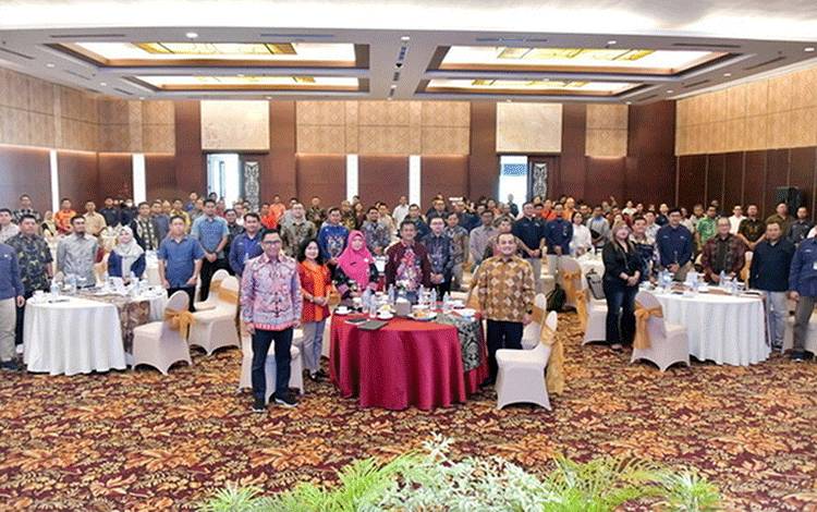 Foto bersama saat kegiatan forum investor di Palangka Raya, Kamis, 21 Desember 2023. (FOTO: IST)