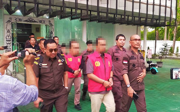 Kejati Kalteng Tahan Dua Pejabat Tersangka Korupsi Batubara untuk PLN