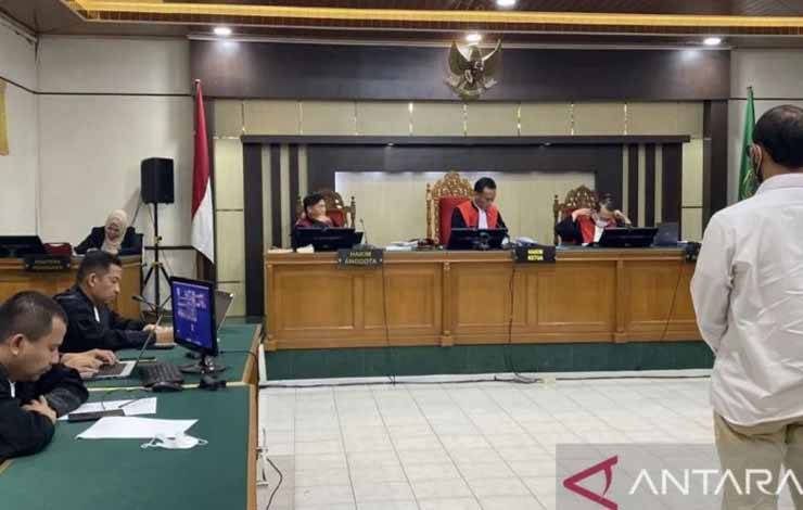 Majelis Hakim Vonis Auditor BPK 4 Tahun 3 Bulan Penjara