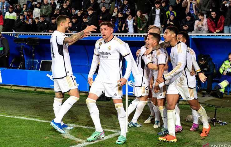 Real Madrid Rebut Puncak Klasemen Berkat Kemenangan 1-0 atas Alaves