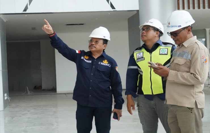 Sekda Provinsi Kalteng, Nuryakin tinjau progres pembangunan RSUD Hanau. (FOTO:IKSAN)