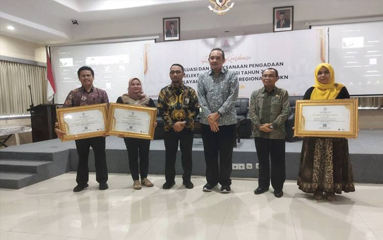 Pemkab Kotim Terima Penghargaan dari BKN Regional VIII