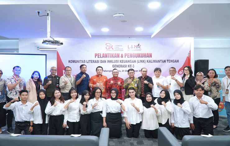 OJK Lantik Komunitas Literasi dan Inklusi Kalteng Generasi Ketiga