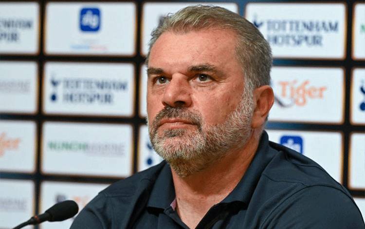 Ange Postecoglou, manager of Tottenham Hotspur team attends a press conference at the Singapore Festival of Football in Singapore on July 25, 2023. (Photo by Roslan RAHMAN / AFP) (AFP/ROSLAN RAHMAN)