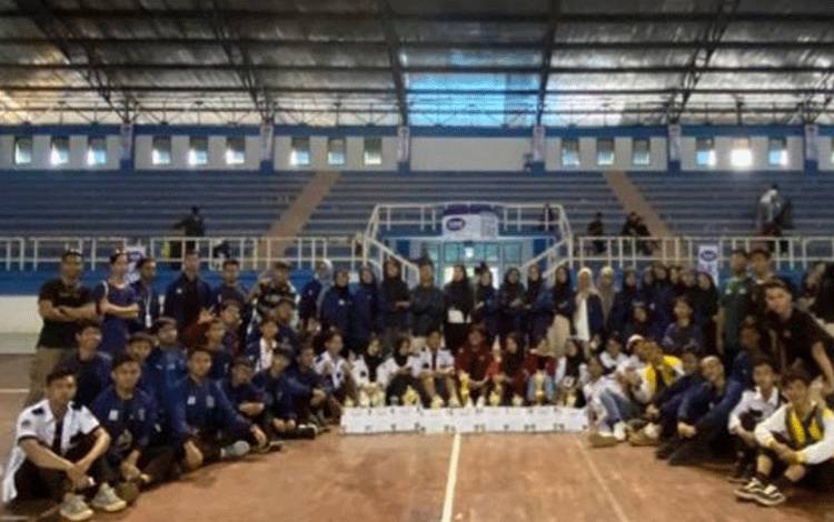 Grup Marching Band MAN Kapuas berhasil meraih 9 piala pada Festival Borneo Marching Band yang diselenggarakan di Kota Banjarbaru. (FOTO: IST)