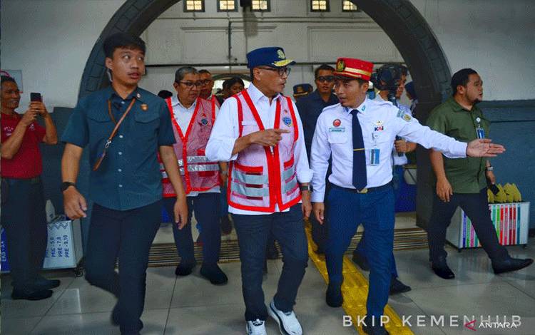 Menhub: Penumpang Dari Stasiun Senen Naik Signifikan, Capai 700 Ribu