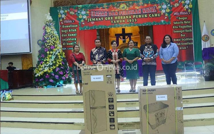 Pj Bupati Murung Raya Hadiri Perayaan Natal Jemaat GKE Hosana