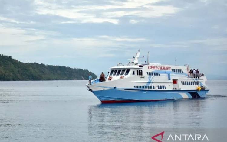 Ratusan Penumpang Kapal Cepat Batal ke Sabang Akibat Cuaca Buruk