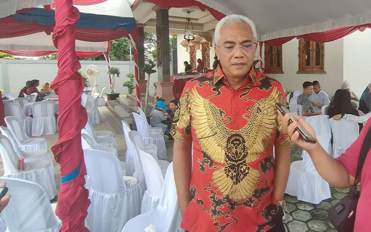 Rujab Direnovasi, Ketua DPRD Open House di Rumah Pribadi