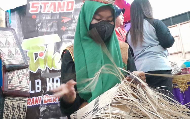 Dewan Kalteng Minta Perhatikan Pengrajin Lokal