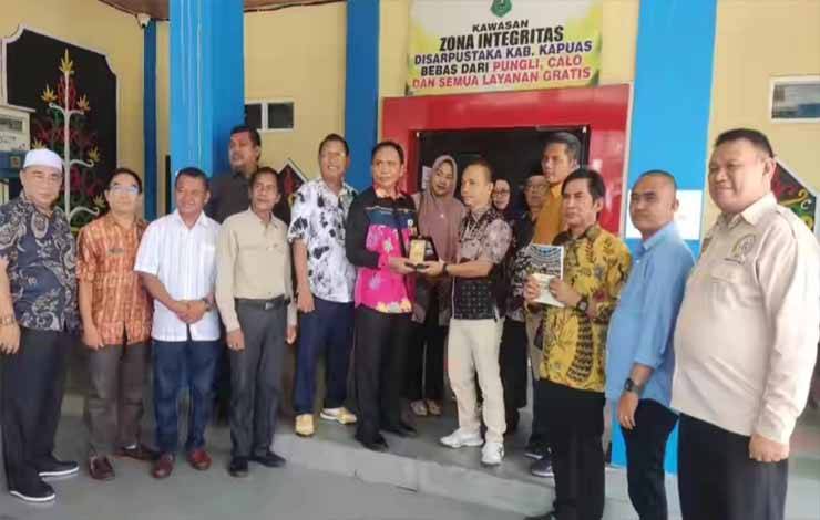 Kepala Disarpustaka Kapuas Paparkan Ini saat Terima Kunker Legislator Batola