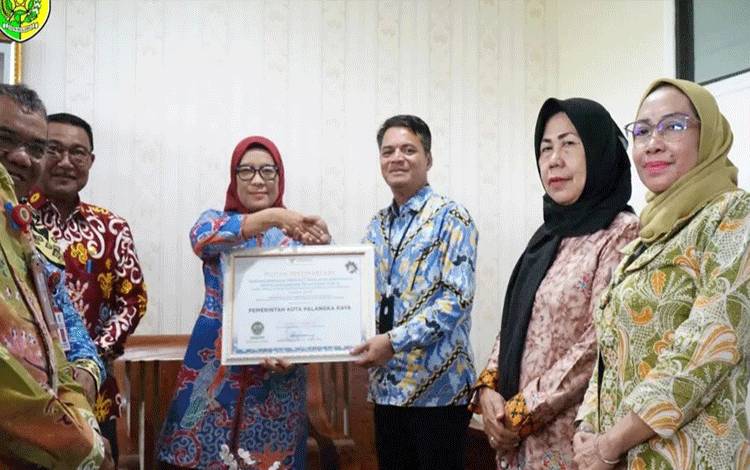 Pemko Palangka Raya Terima Penghargaan Tinggi dari Ombudsman RI