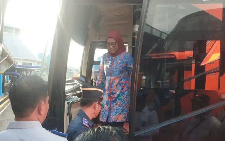 Pj Wali Kota Palangka Raya Ingatkan Sopir Bus Agar Tidak Ugal-Ugalan