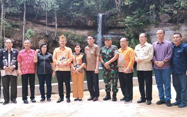 Bupati Gunung Mas Ajak Masyarakat Kunjungi Air Terjun Batu Mahasur: Sudah Direnovasi Jadi Lebih Indah