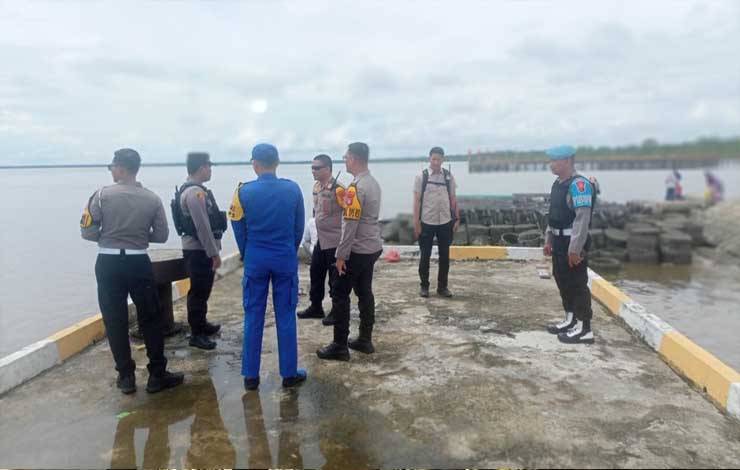 Pastikan Keamanan Libur Tahun Baru 2024, Kapolres Kobar Pantau Objek Wisata Pantai Kubu