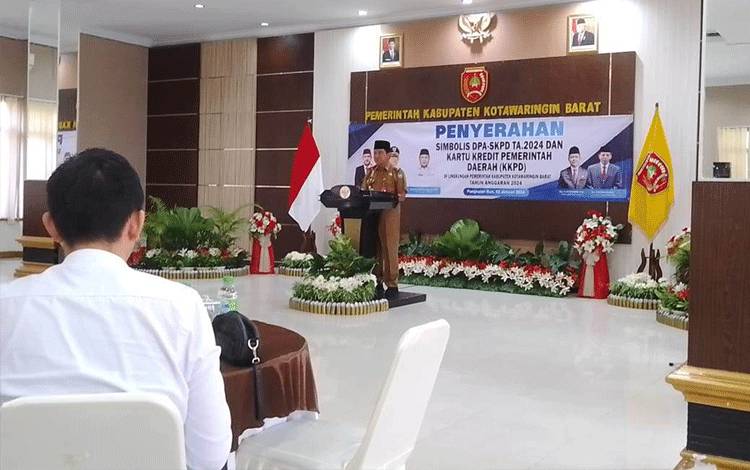 Awal Tahun 2024, Pj Bupati Kobar Ingatkan ASN Tingkatkan Kinerja dalam Melayani Masyarakat