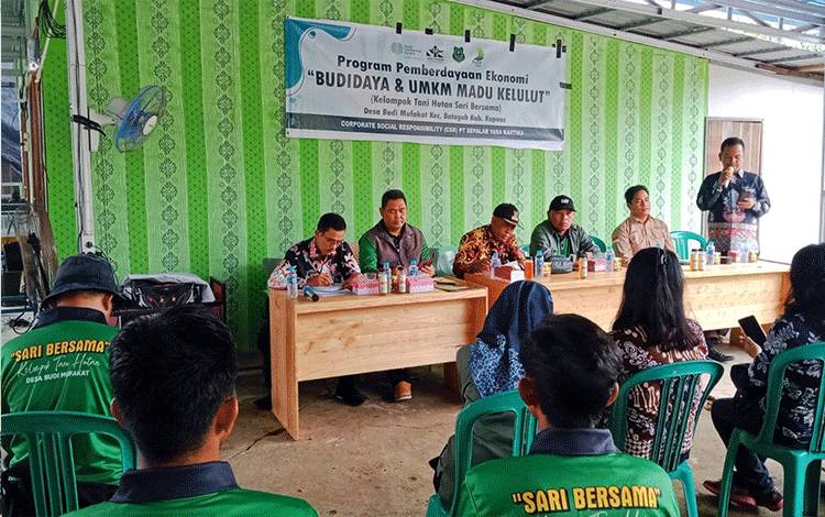 CSR PBS di Kapuas Memberdayakan Ekonomi Melalui Budidaya dan UMKM Madu Kelulut di Desa Budi Mufakat