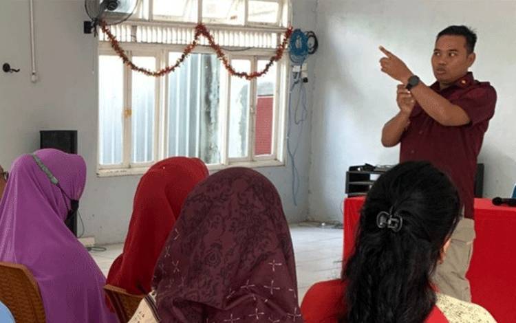 Kepala Rutan Kapuas Berikan Arahan kepada WBP Perempuan
