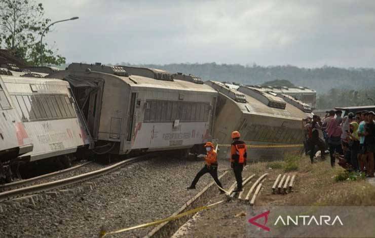 KNKT Kumpulkan Data Hingga Keterangan Saksi Kecelakaan KA di Bandung