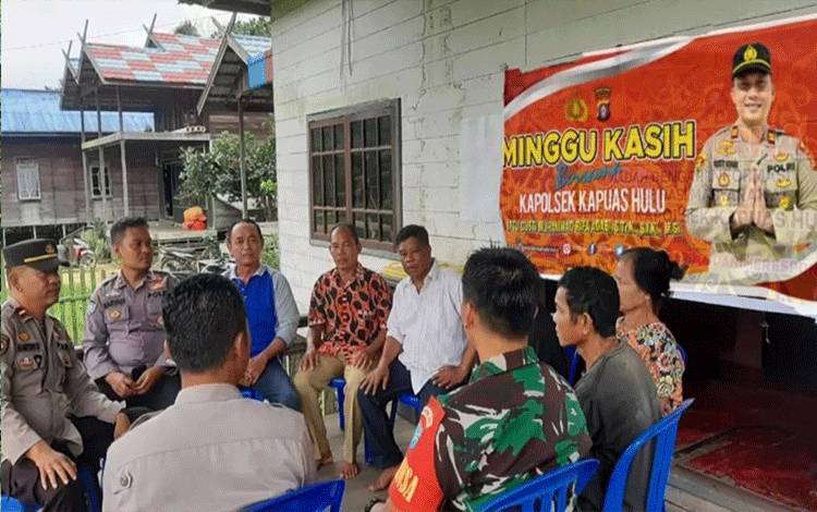 Tingkatkan Silaturahmi Dengan Warga Desa Sei Hanyo, Polsek Kapuas Hulu Gelar Minggu Kasih