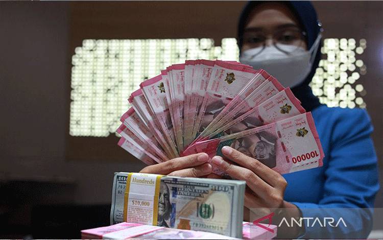 Rupiah Menguat Seiring Investor Tunggu Data Cadangan Devisa Indonesia